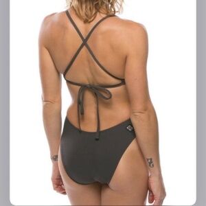 Size 32 Jolyn Jackson 2 one piece swimsuit tie back 32